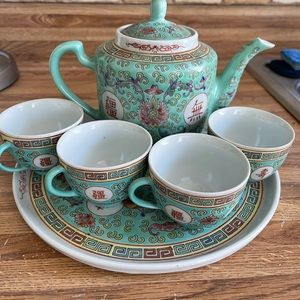Antique Chinese Teapot Set